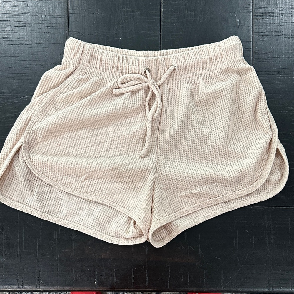 Princess Polly size 2 - Women's Cream Waffle Knit Shorts